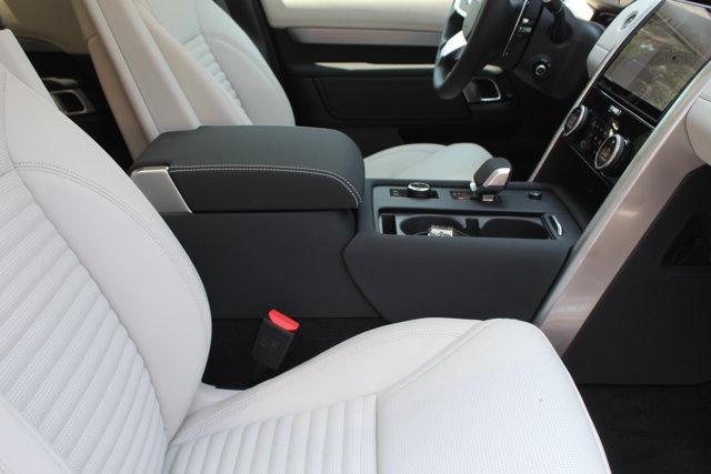 new 2025 Land Rover Discovery car