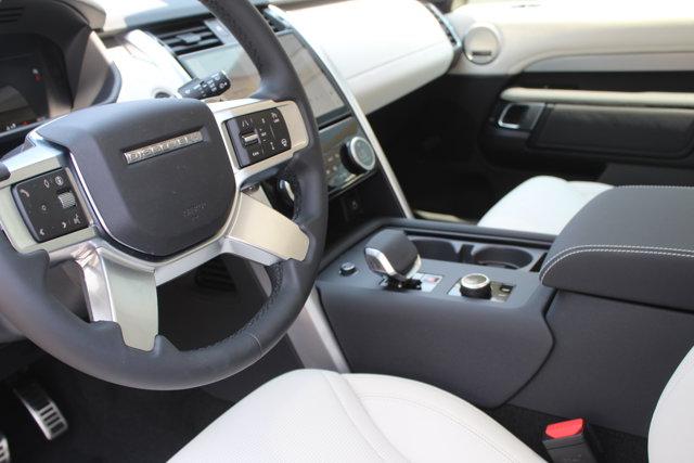 new 2025 Land Rover Discovery car