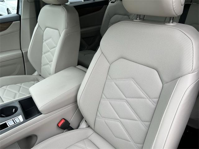 new 2025 Volkswagen Atlas car, priced at $36,799