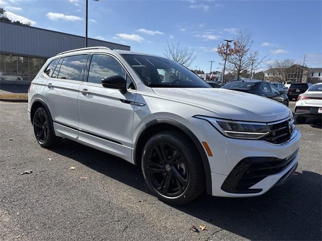 new 2024 Volkswagen Tiguan car, priced at $33,554