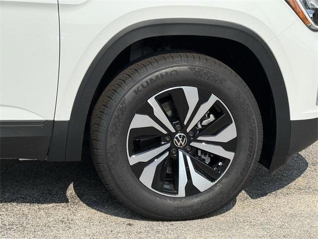 new 2025 Volkswagen Atlas car, priced at $35,749