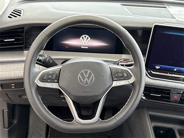 new 2025 Volkswagen Tiguan car, priced at $30,999