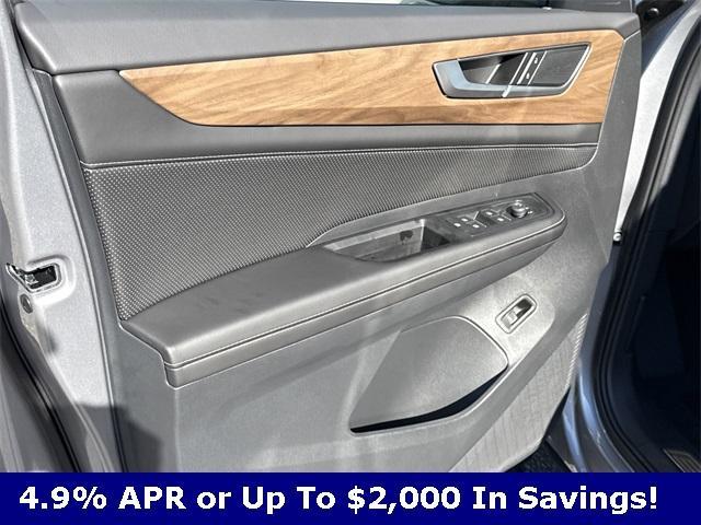 new 2025 Volkswagen Atlas car, priced at $41,699