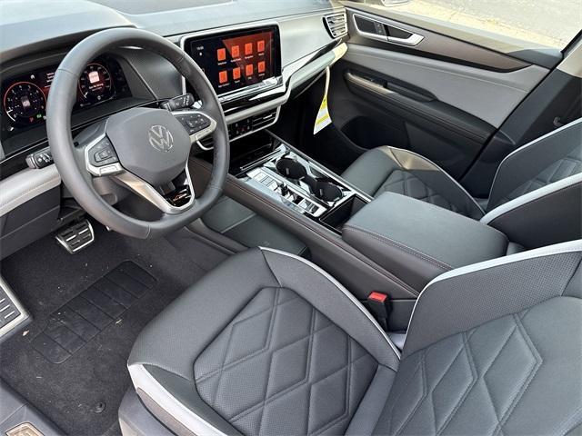 new 2025 Volkswagen Atlas car, priced at $43,999