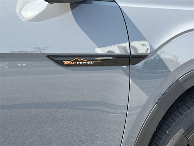 new 2025 Volkswagen Atlas car, priced at $43,999