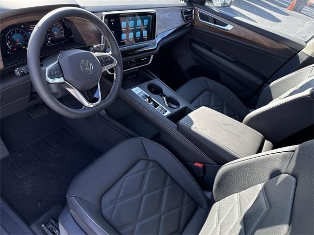 new 2025 Volkswagen Atlas car, priced at $38,997