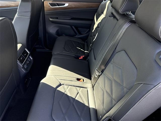 new 2025 Volkswagen Atlas car, priced at $38,997
