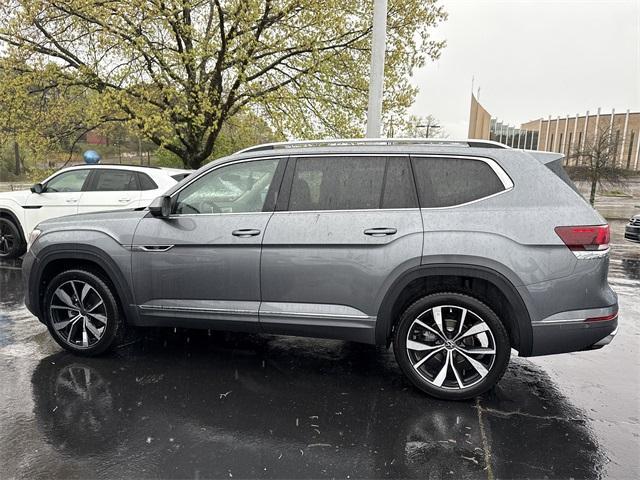 new 2025 Volkswagen Atlas car, priced at $50,748