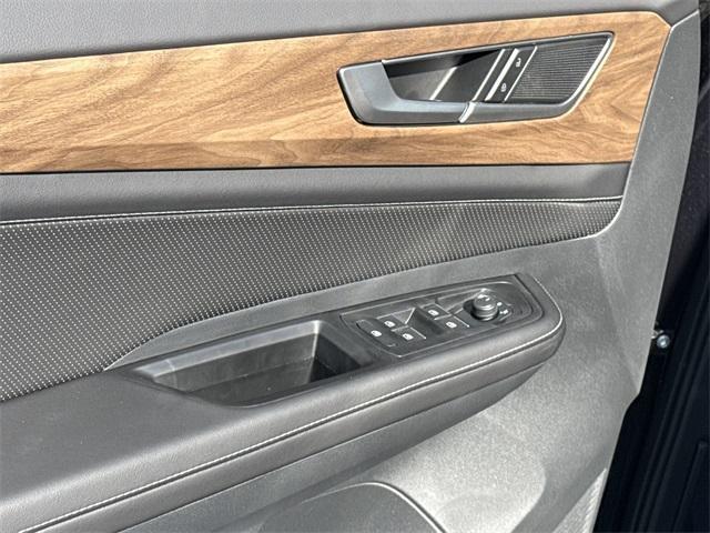 new 2025 Volkswagen Atlas car, priced at $36,699