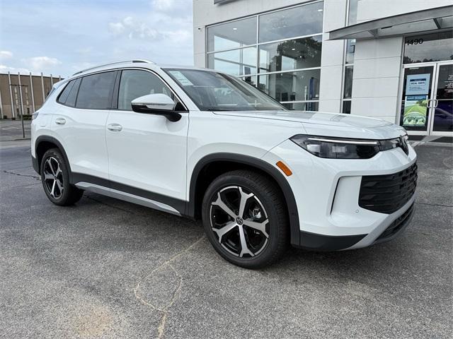 new 2025 Volkswagen Tiguan car, priced at $32,999