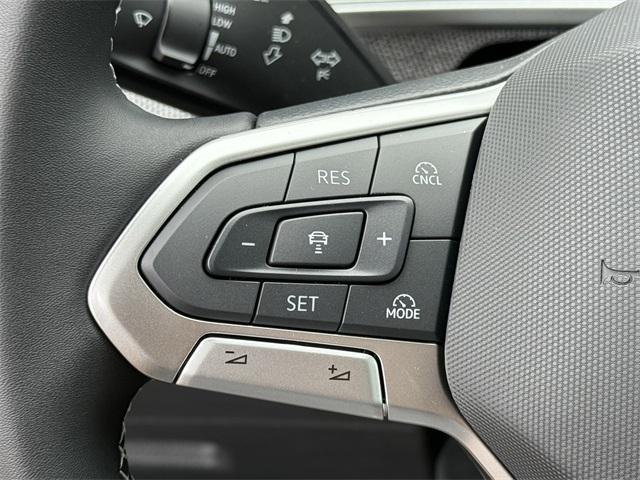 new 2025 Volkswagen Tiguan car, priced at $29,999