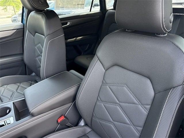 new 2025 Volkswagen Atlas Cross Sport car