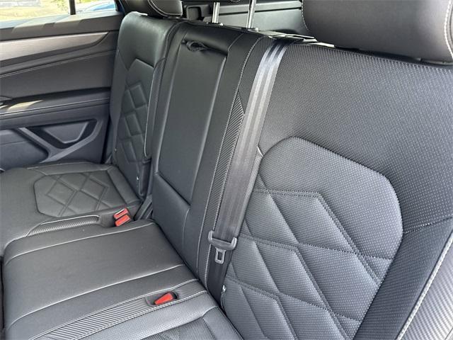 new 2025 Volkswagen Atlas Cross Sport car