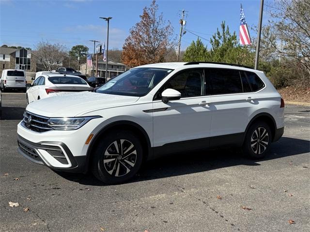 new 2024 Volkswagen Tiguan car, priced at $27,559