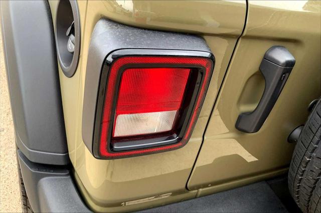 new 2025 Jeep Wrangler car, priced at $47,089