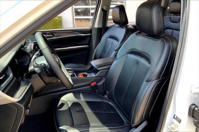 used 2024 Jeep Grand Cherokee car, priced at $36,371