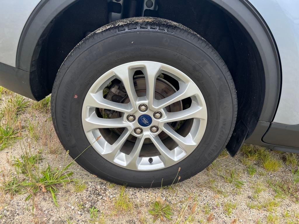 used 2022 Ford Escape car, priced at $18,999