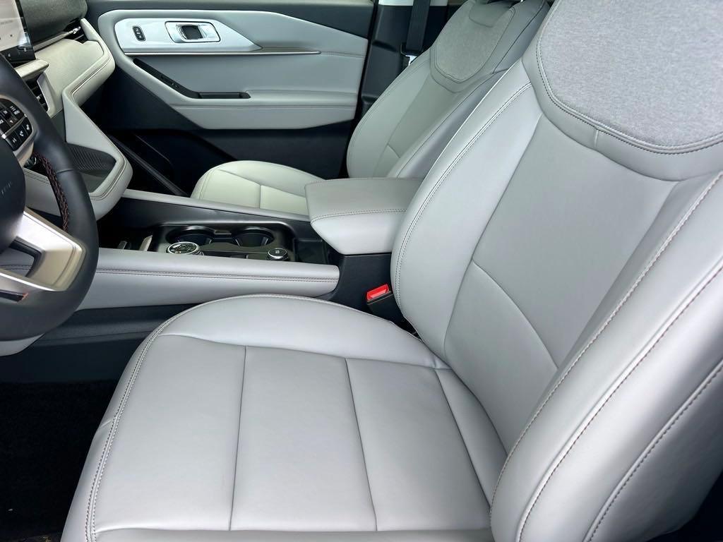 new 2025 Ford Explorer car, priced at $44,474