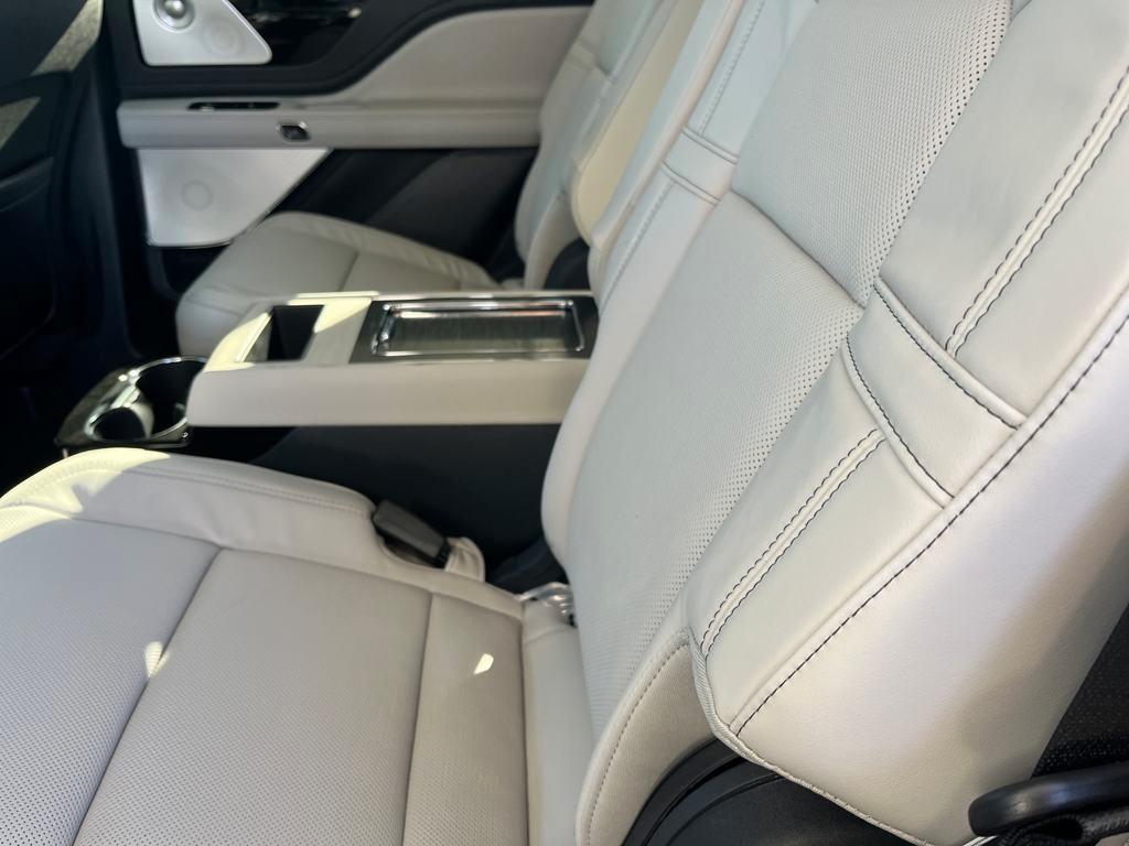 new 2025 Lincoln Aviator car, priced at $72,734