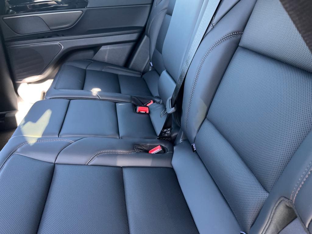 new 2025 Lincoln Nautilus car, priced at $52,066