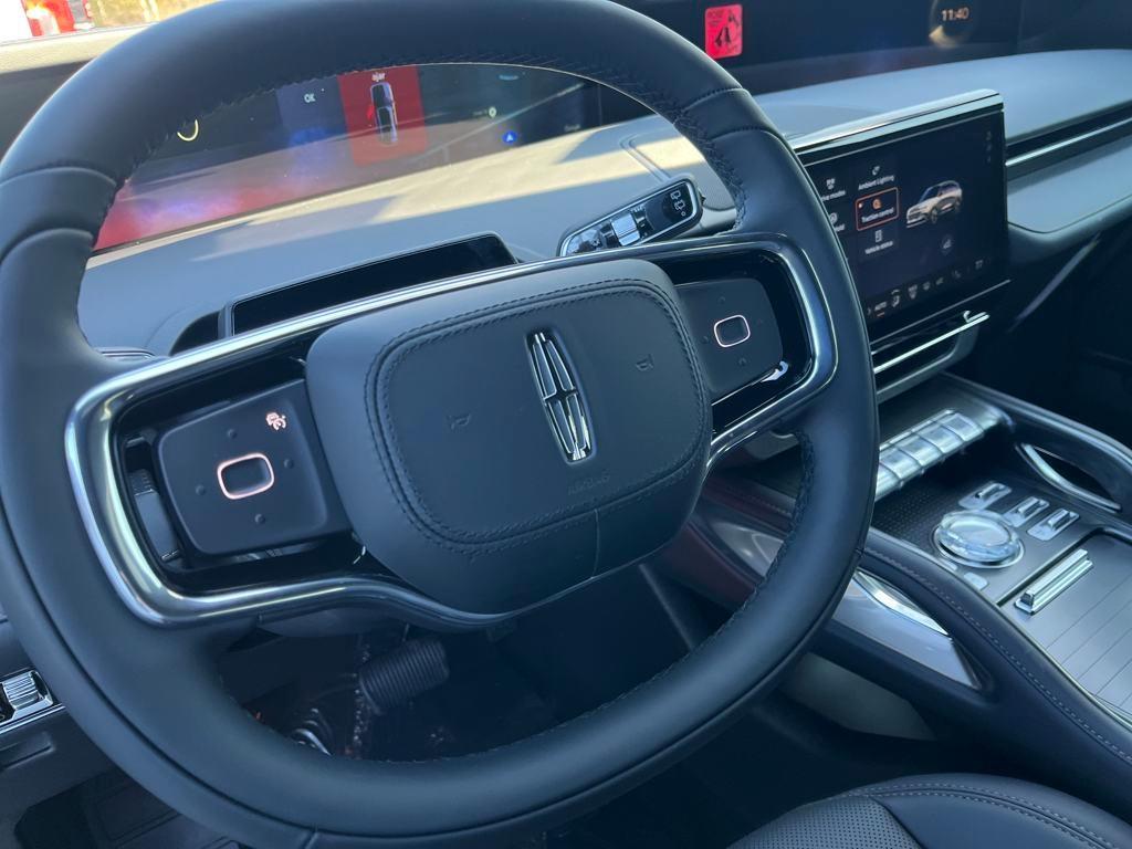 new 2025 Lincoln Nautilus car, priced at $52,066