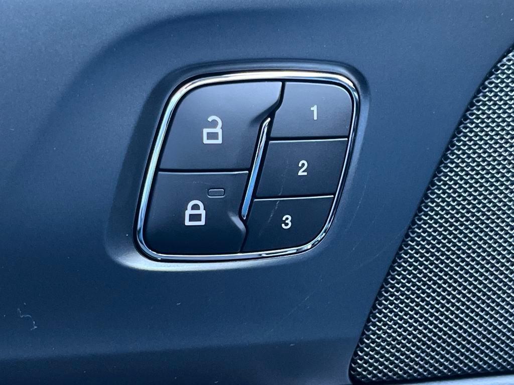 new 2025 Lincoln Nautilus car, priced at $52,066