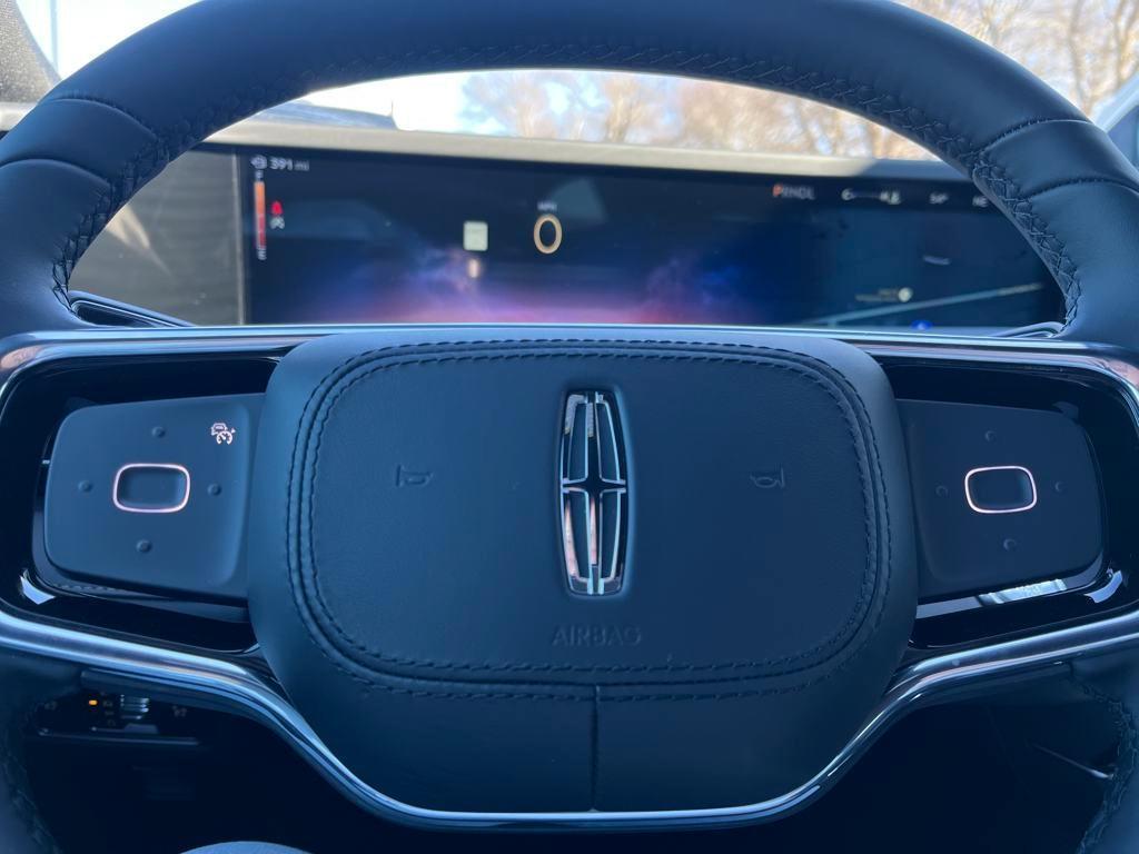 new 2025 Lincoln Nautilus car, priced at $52,066