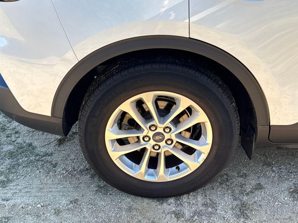 used 2022 Ford Escape car, priced at $21,499