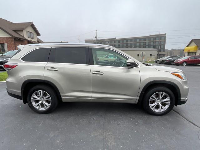 used 2015 Toyota Highlander car, priced at $20,950