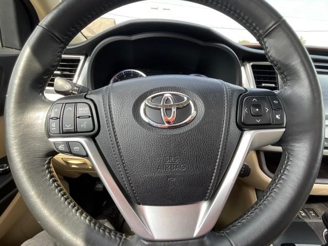 used 2015 Toyota Highlander car, priced at $20,950