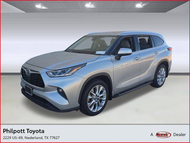 used 2021 Toyota Highlander car, priced at $28,996
