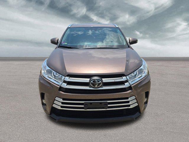 used 2017 Toyota Highlander car, priced at $24,397