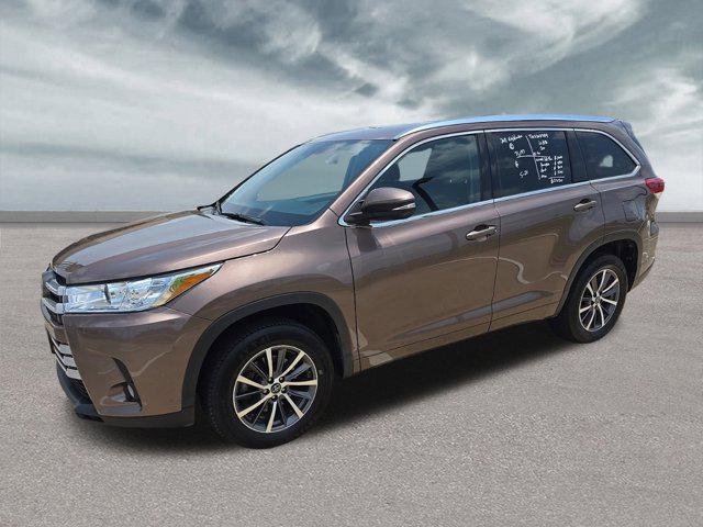 used 2017 Toyota Highlander car, priced at $24,397