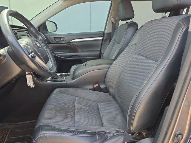 used 2014 Toyota Highlander car, priced at $10,999