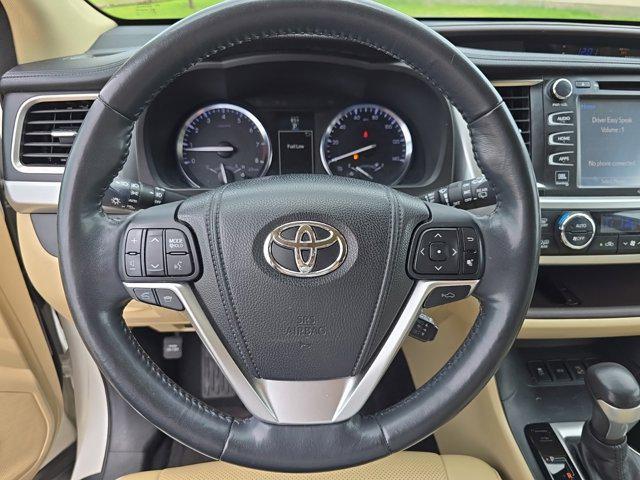 used 2014 Toyota Highlander car, priced at $17,999