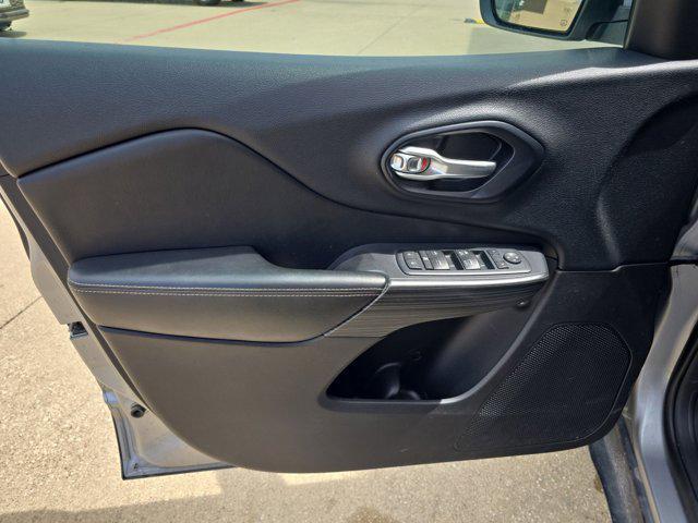 used 2015 Jeep Cherokee car, priced at $11,999