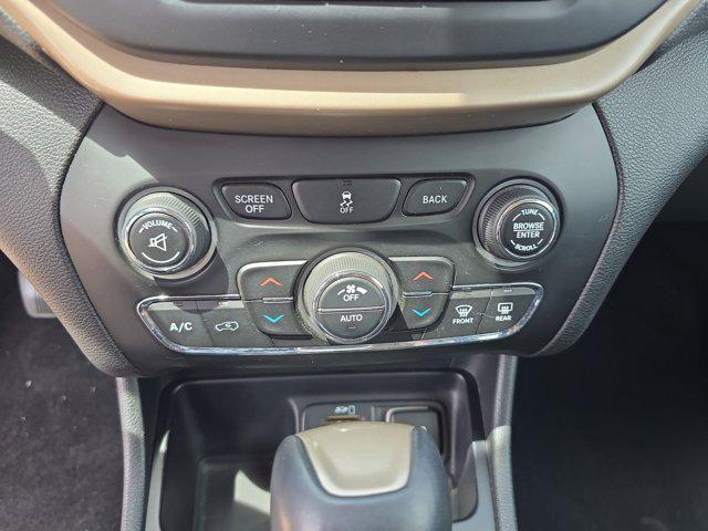 used 2015 Jeep Cherokee car, priced at $11,999