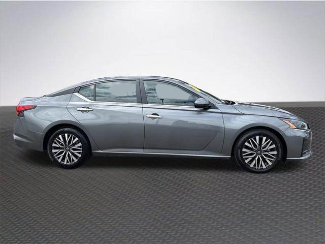 used 2023 Nissan Altima car, priced at $22,904