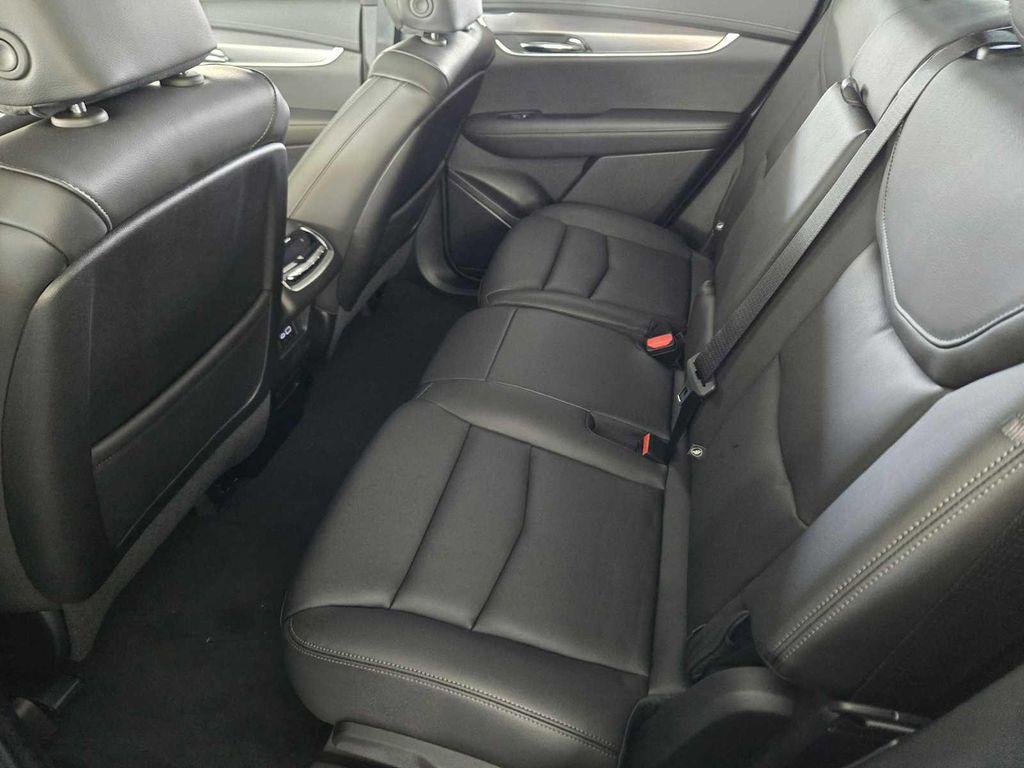 new 2025 Cadillac XT6 car, priced at $52,360