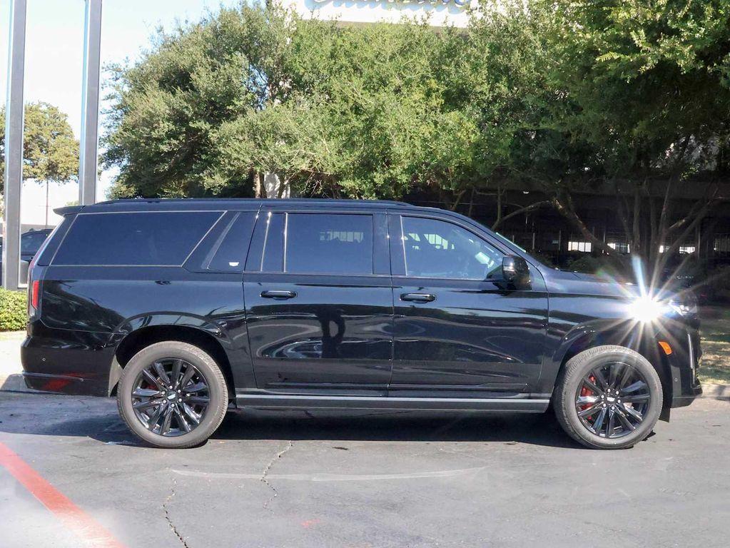 used 2022 Cadillac Escalade ESV car, priced at $72,998