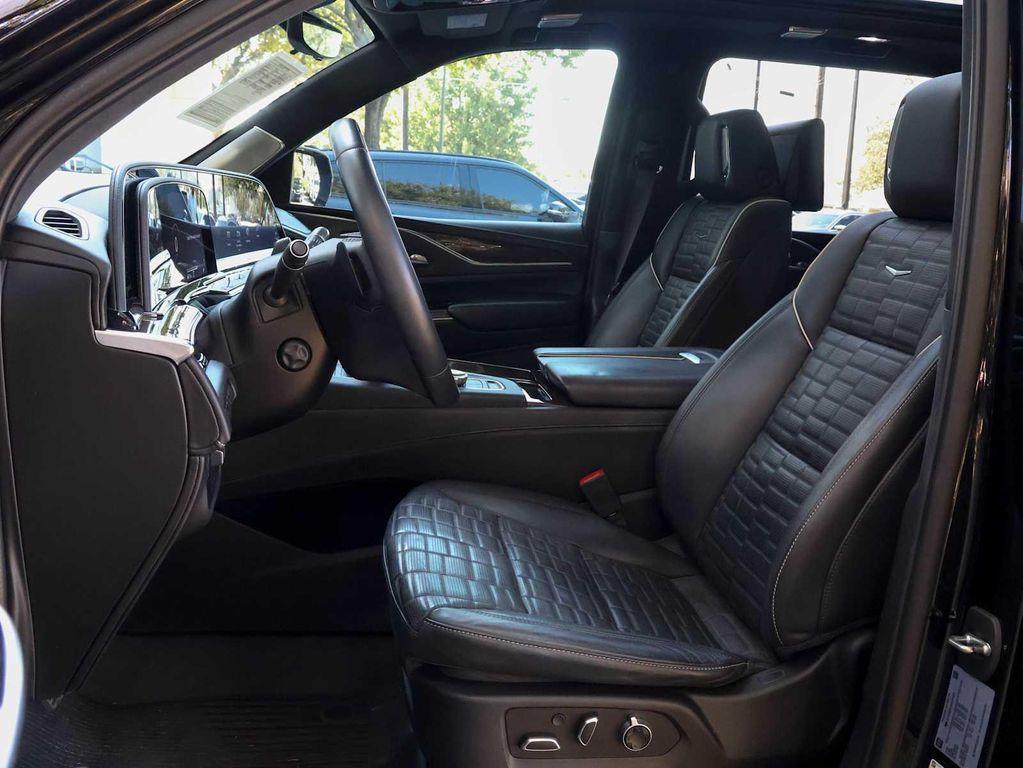 used 2022 Cadillac Escalade ESV car, priced at $72,998