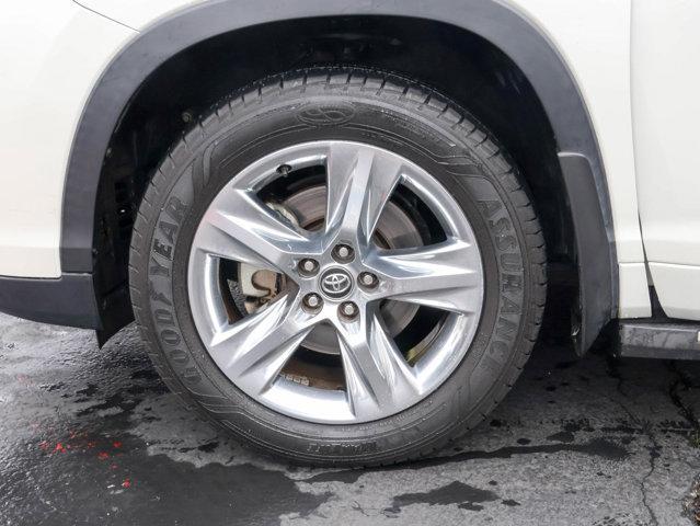 used 2019 Toyota Highlander car, priced at $25,999