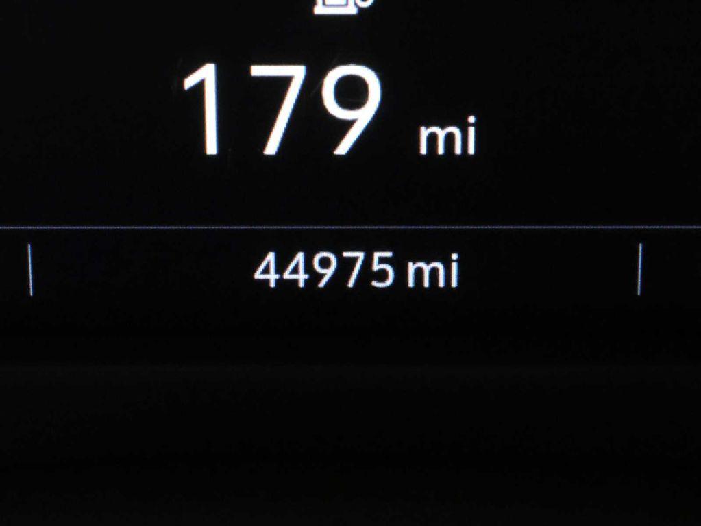 used 2022 Cadillac XT4 car, priced at $27,489