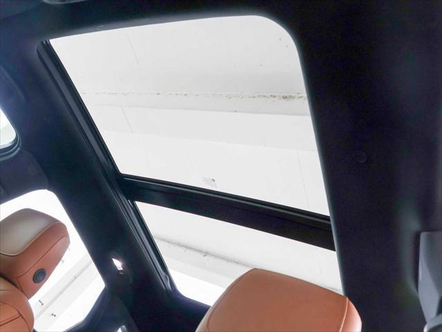 used 2022 Cadillac XT5 car, priced at $35,991