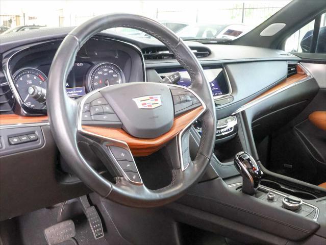 used 2022 Cadillac XT5 car, priced at $35,991