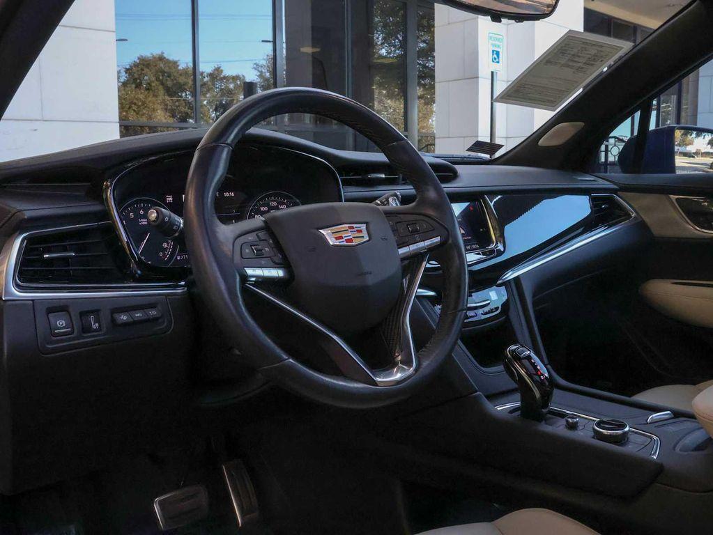 used 2024 Cadillac XT6 car, priced at $51,898