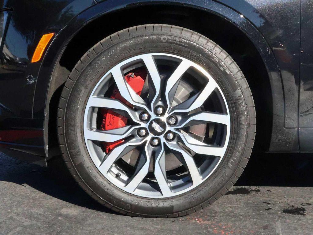 used 2024 Cadillac XT6 car, priced at $51,898