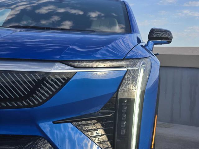 new 2025 Cadillac OPTIQ car, priced at $55,689
