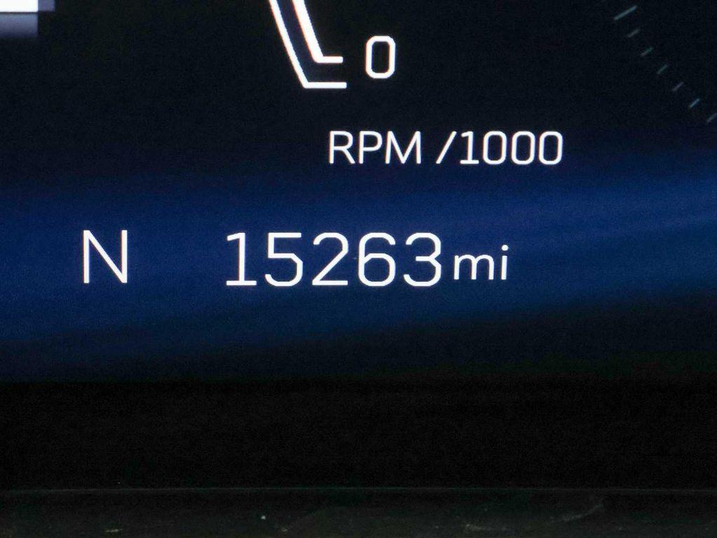 used 2024 Cadillac XT4 car, priced at $33,888