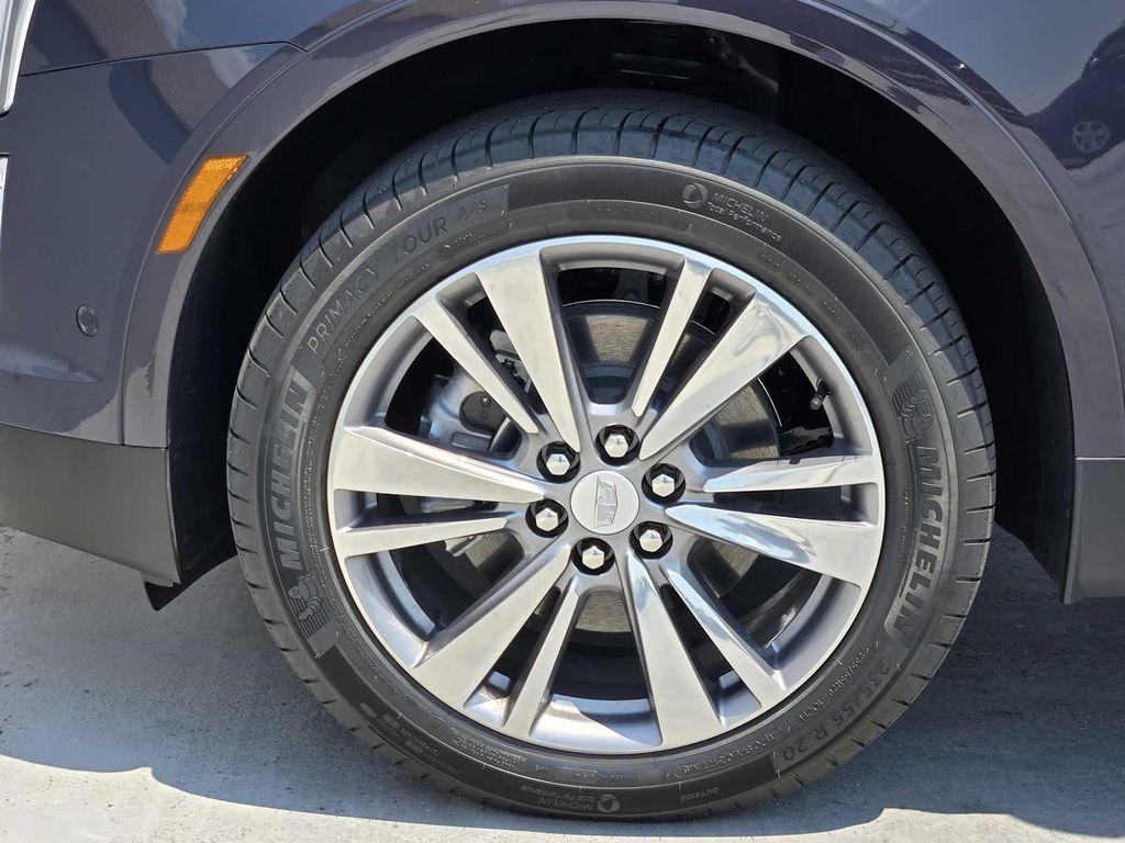 new 2025 Cadillac XT5 car, priced at $54,990